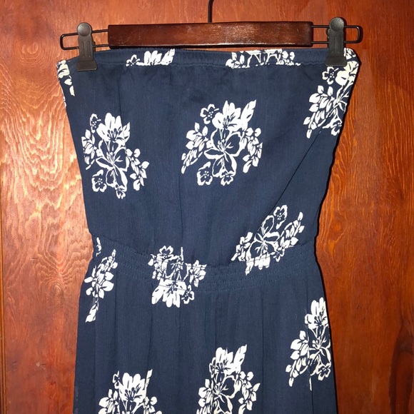 NWOT Hollister Strapless Dress - Picture 2 of 3